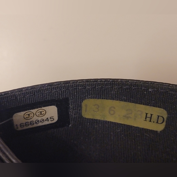 CHANEL Leather Caviar Blk Card Holder Unisex - Picture 14 of 14